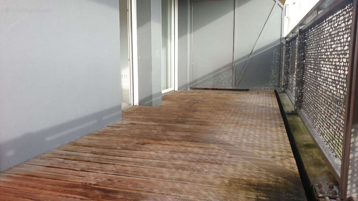 Appartement à VILLENAVE-D&#039;ORNON