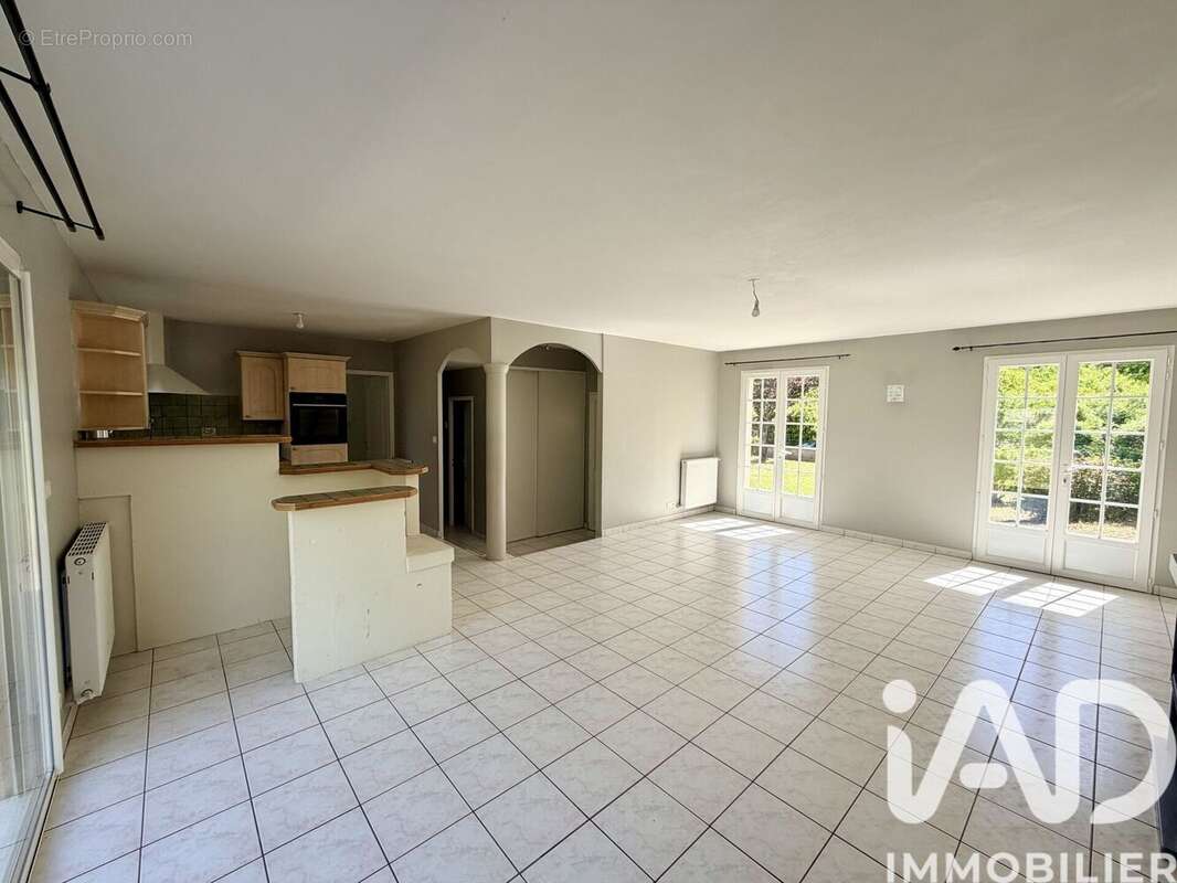 Maison 107 m² à Puyreaux  - photo 6