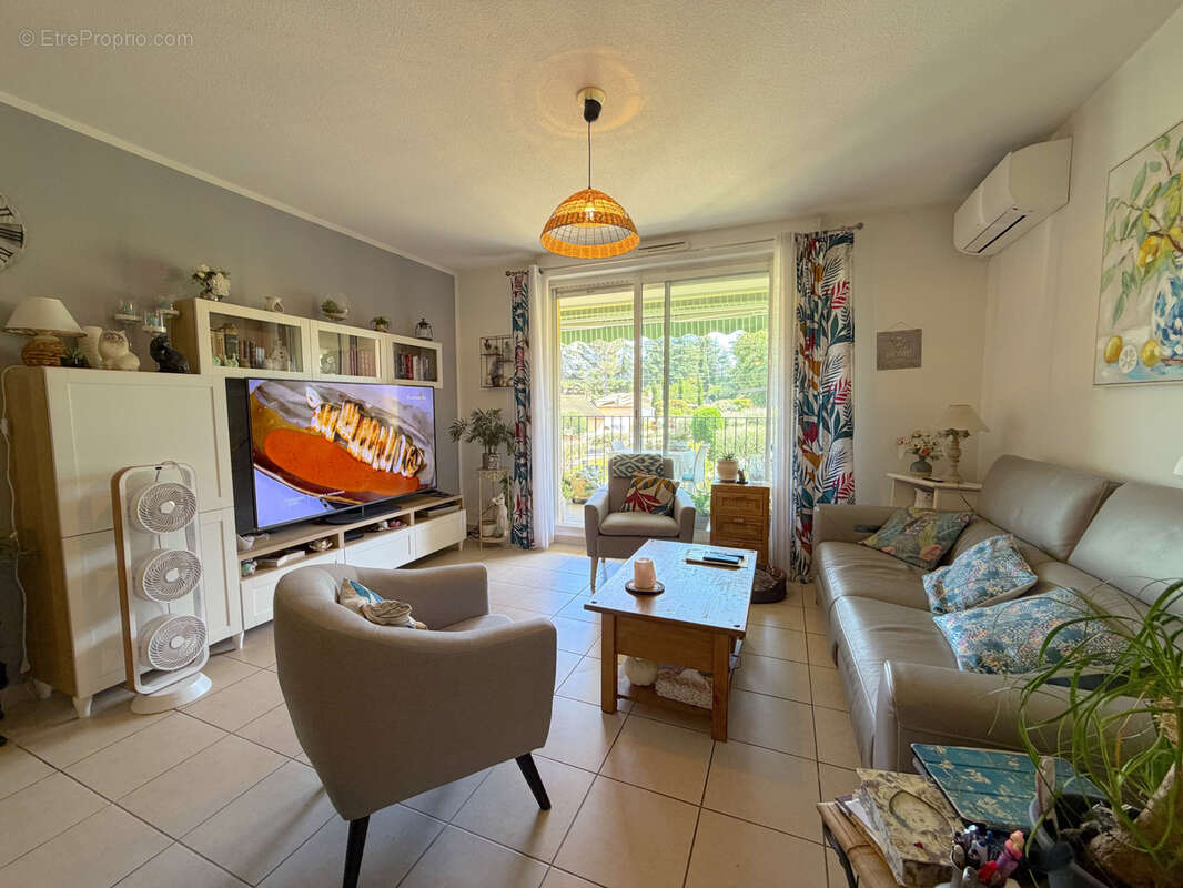 Appartement à SAINT-MAXIMIN-LA-SAINTE-BAUME