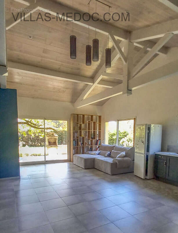 Maison à VENDAYS-MONTALIVET