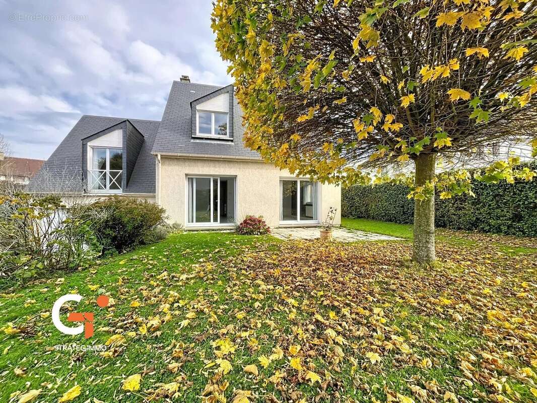 Maison à LE MESNIL-ESNARD