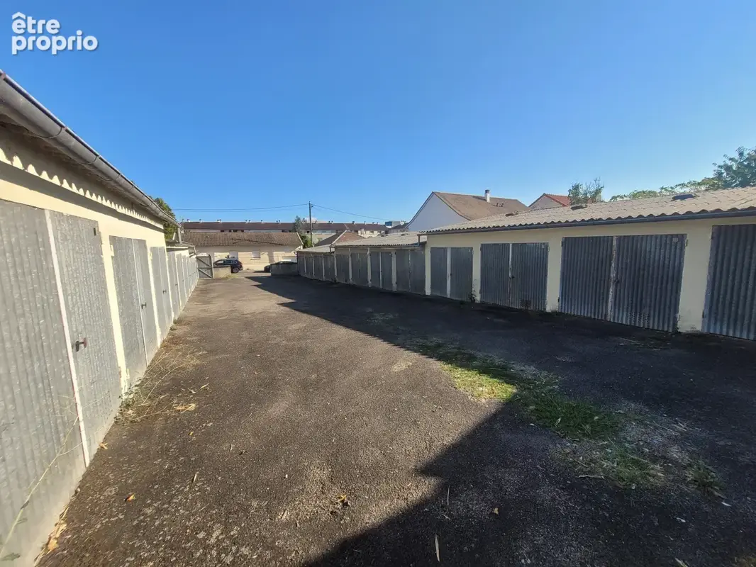 LIMOGES très bon emplacement pour cet ensemble de 24 garages tous loués - photo 2