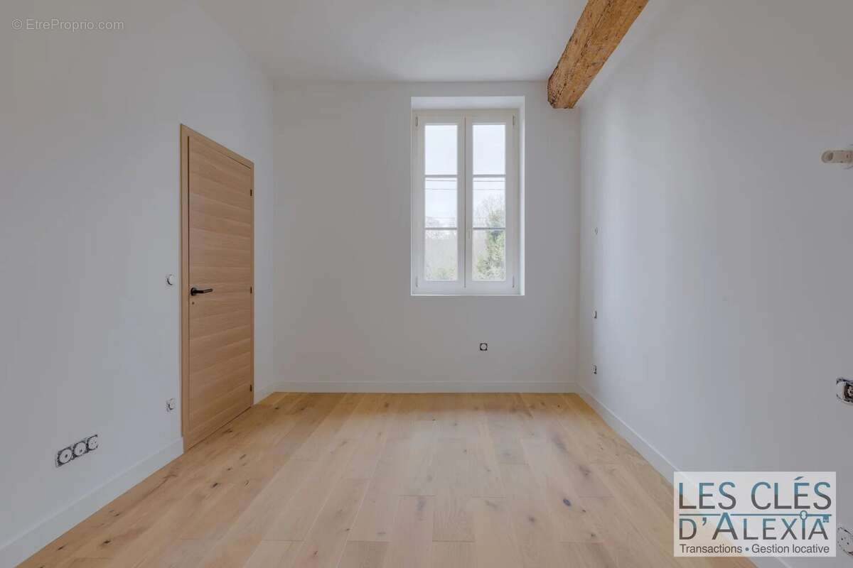 Appartement à SAINT-GENIS-LAVAL