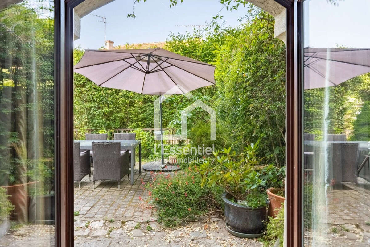 Maison à VERNEUIL-SUR-SEINE
