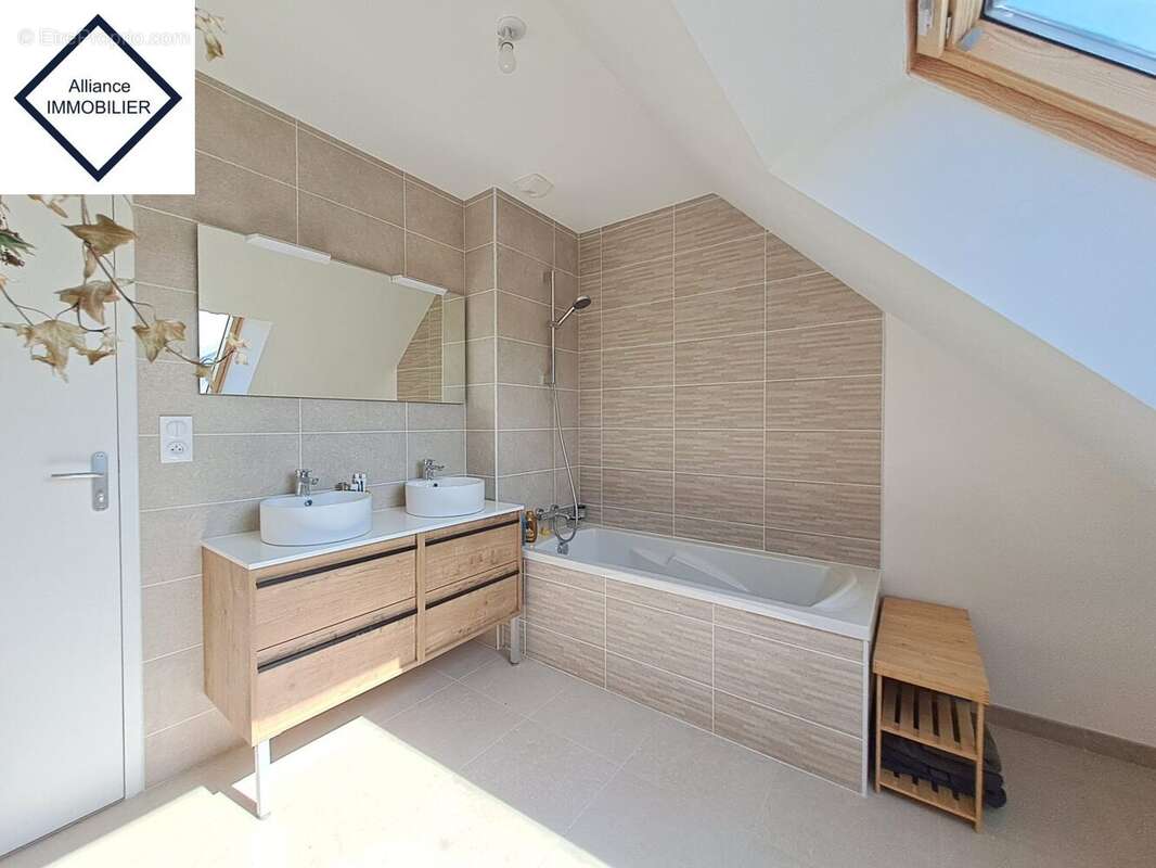 Maison 101 m² à Montauban-De-Bretagne  - photo 8