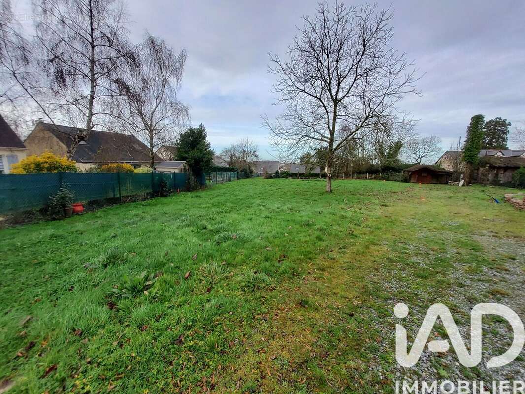 Photo 3 - Terrain à AVRILLE