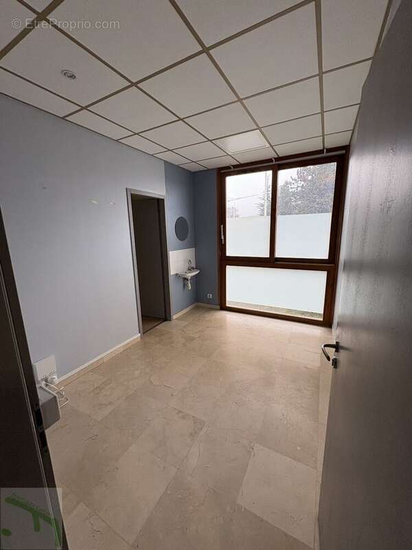 Commerce à AIX-LES-BAINS