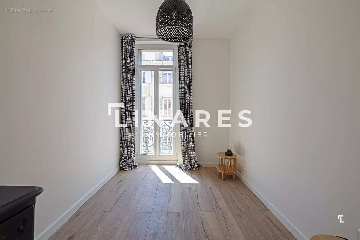 Appartement à MARSEILLE-1E