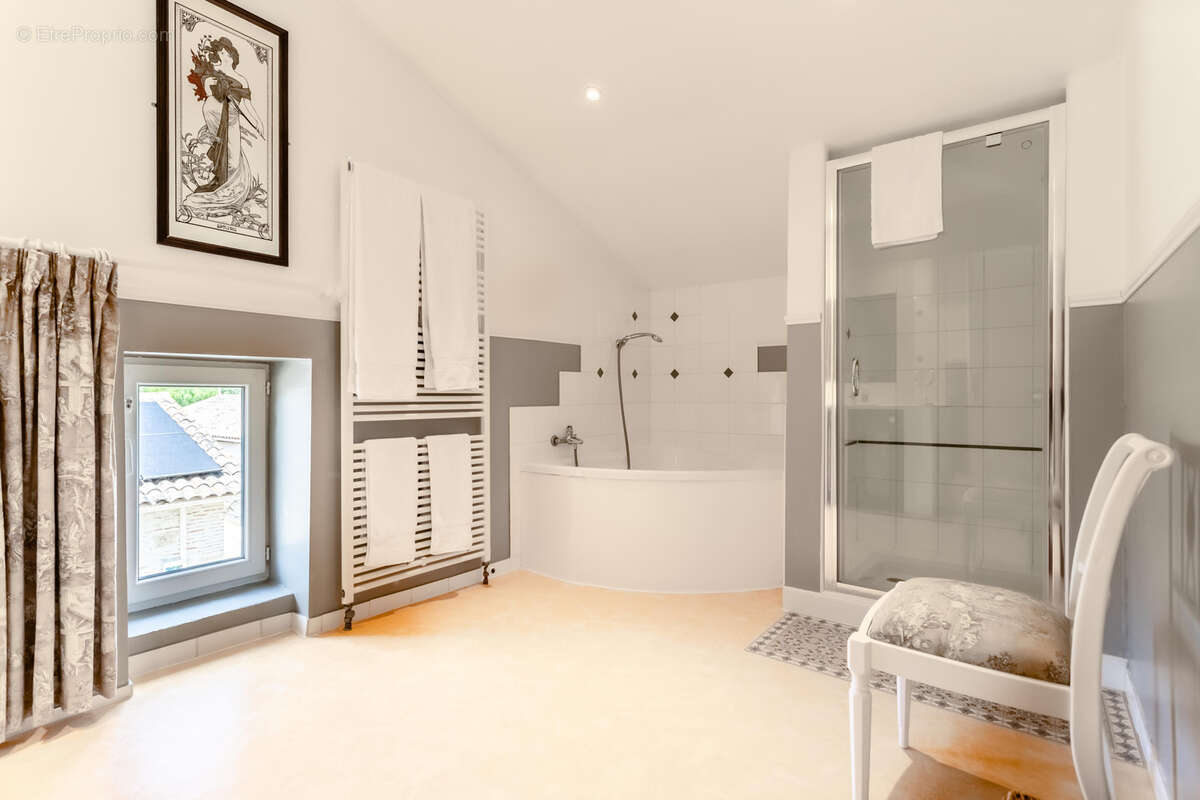 Maison de campagne avec annexes, 3 x piscines et vue - photo 24