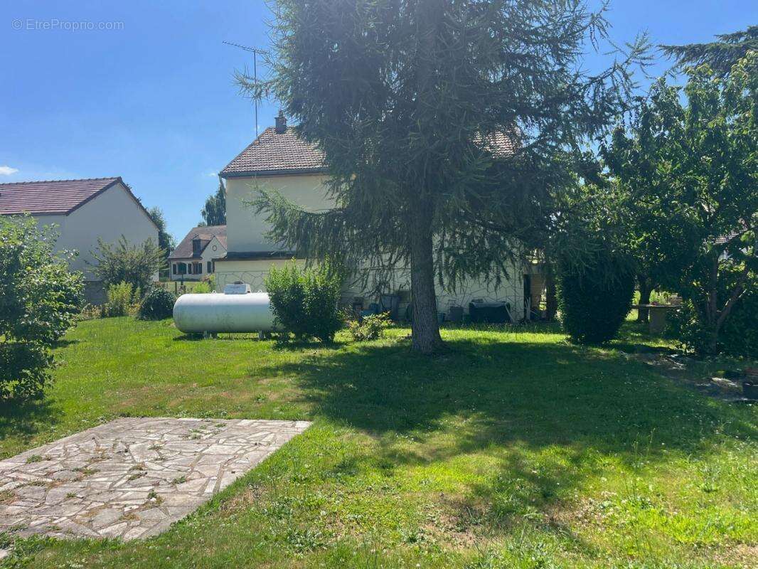 Maison à SAINT-GERMER-DE-FLY