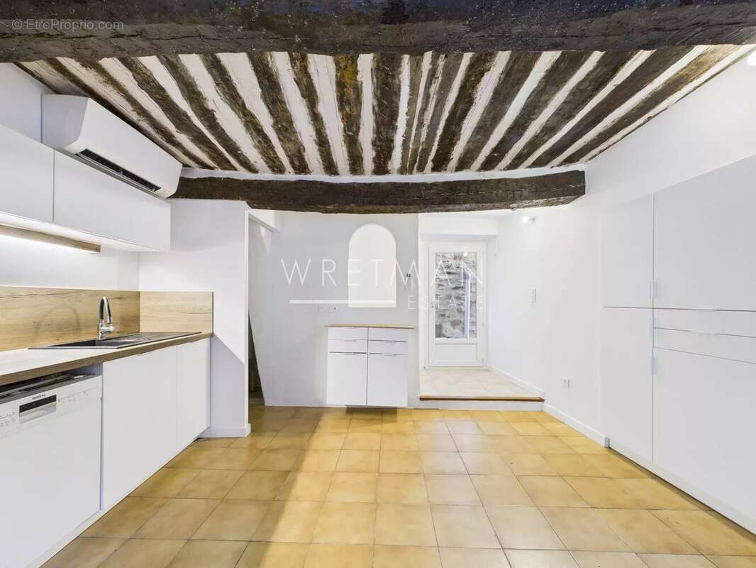 Appartement à AURIBEAU-SUR-SIAGNE