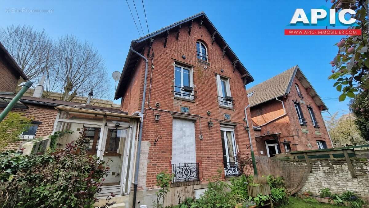 Maison à GROSLAY