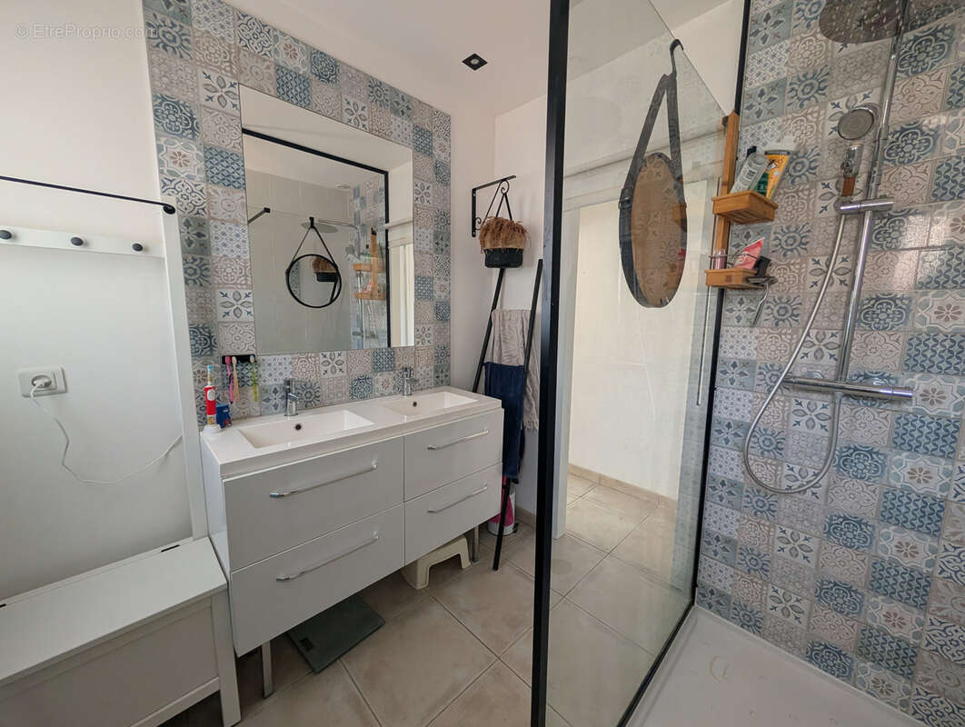 Maison à SAINT-LAURENT-DE-LA-SALANQUE