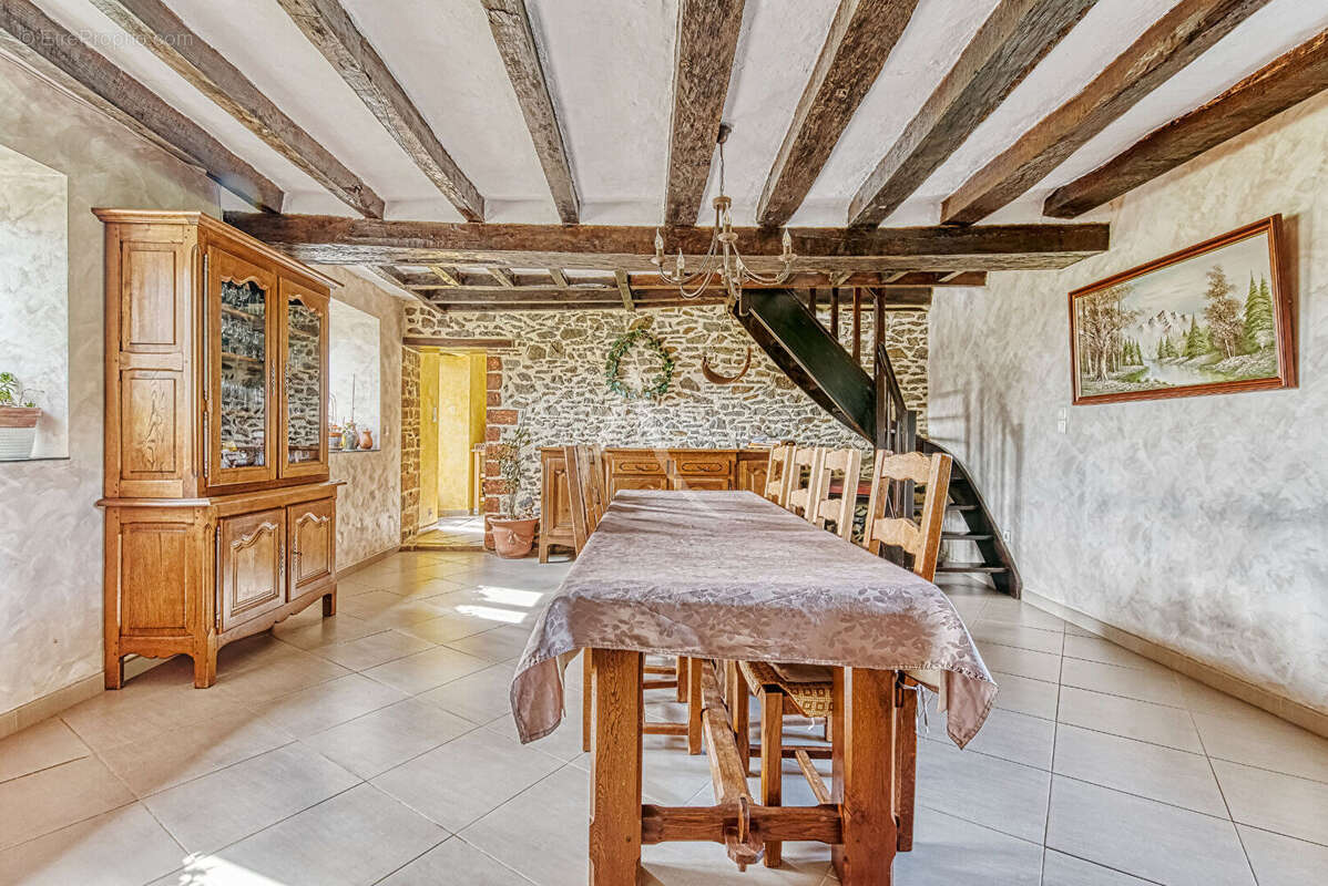 Maison à SAINT-DENIS-D&#039;ANJOU