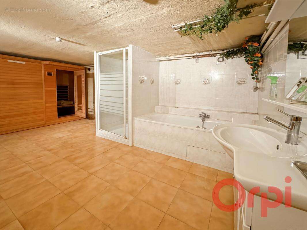 Maison à SAINT-AMAND-MONTROND