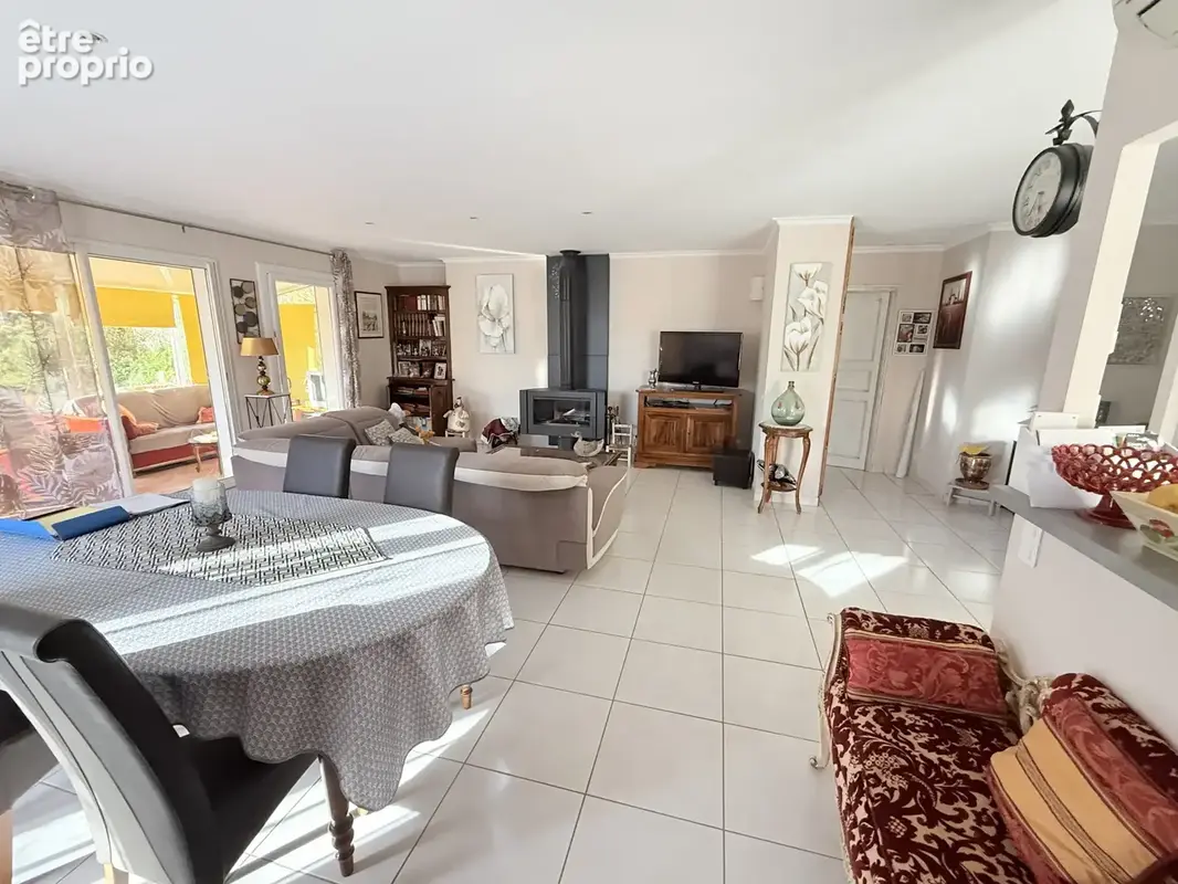 Maison familiale avec piscine, deux logements et photovoltaïques - photo 9