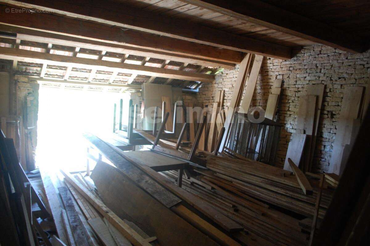 Maison à VAUCONCOURT-NERVEZAIN