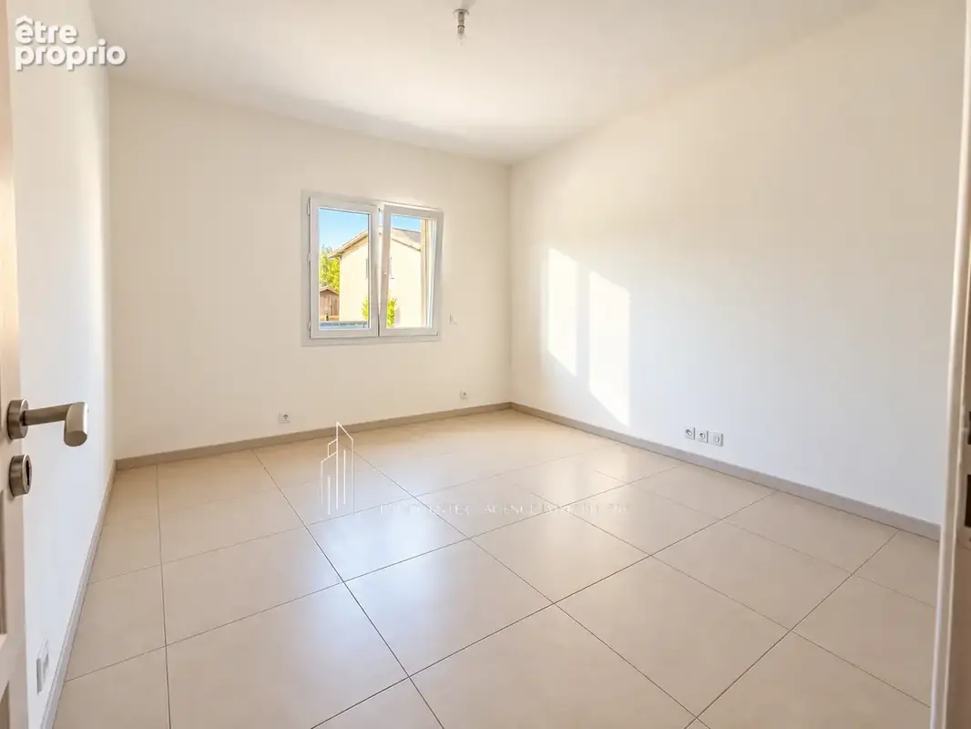 Villa de 96 m2 construite en 2011   Jamais habitée - photo 6