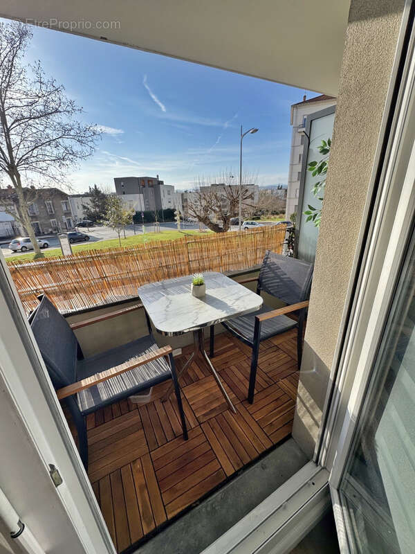 Appartement à SAINT-FONS