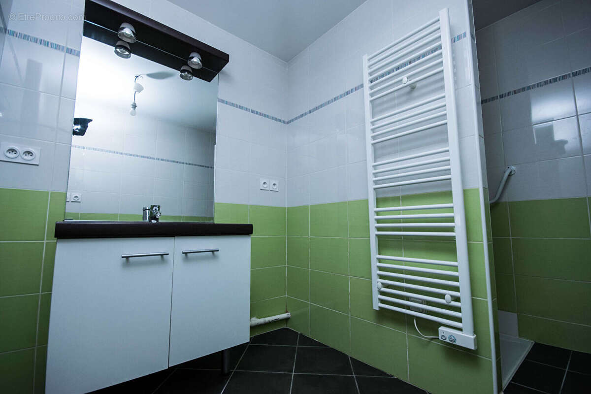 Appartement à BONNE