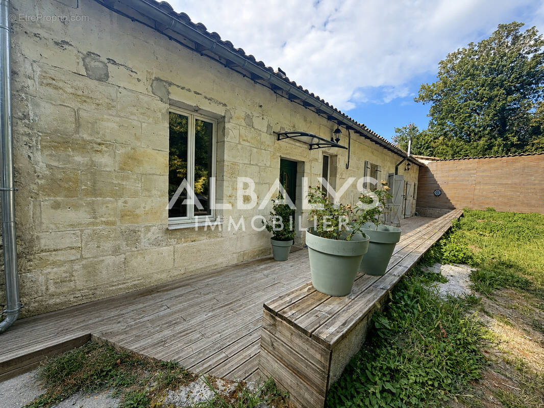 Maison à FRONSAC