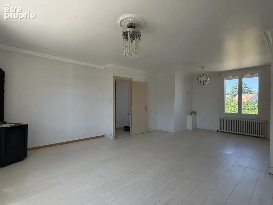 Maison 130 m2, 6 pièces, 4 chambres, garage terrain clos de 773 m2. - photo 4