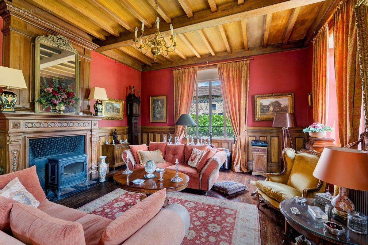 Maison à BUSSIERE-GALANT