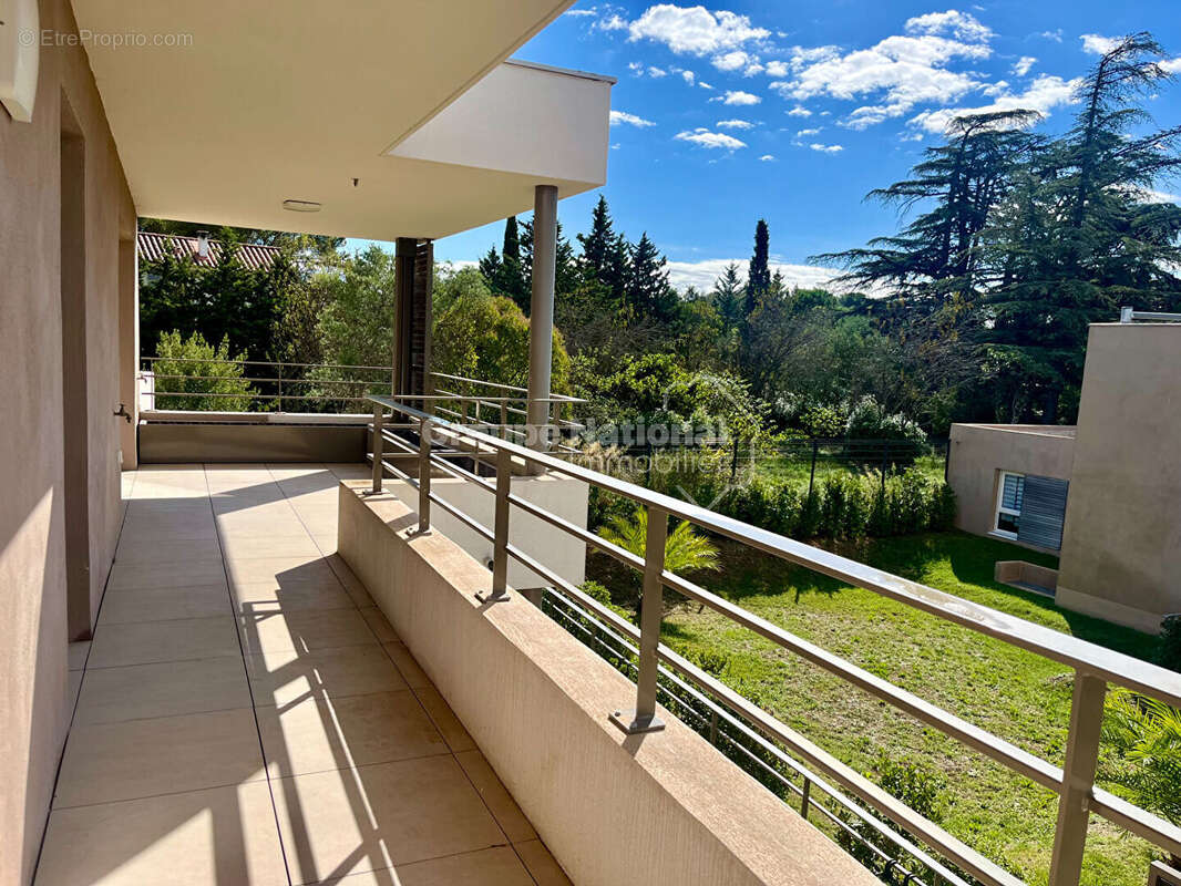 Appartement à VILLENEUVE-LES-AVIGNON