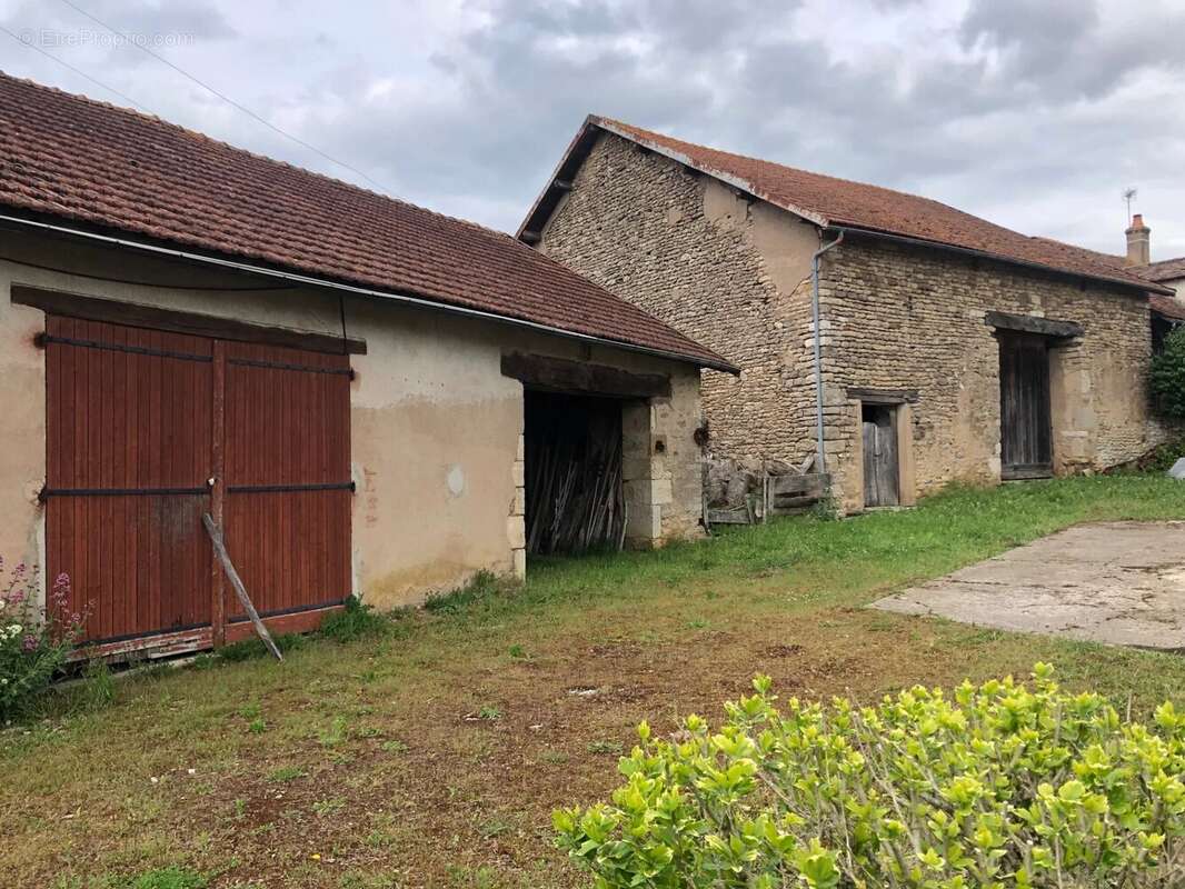 Maison à PRECY-SOUS-THIL