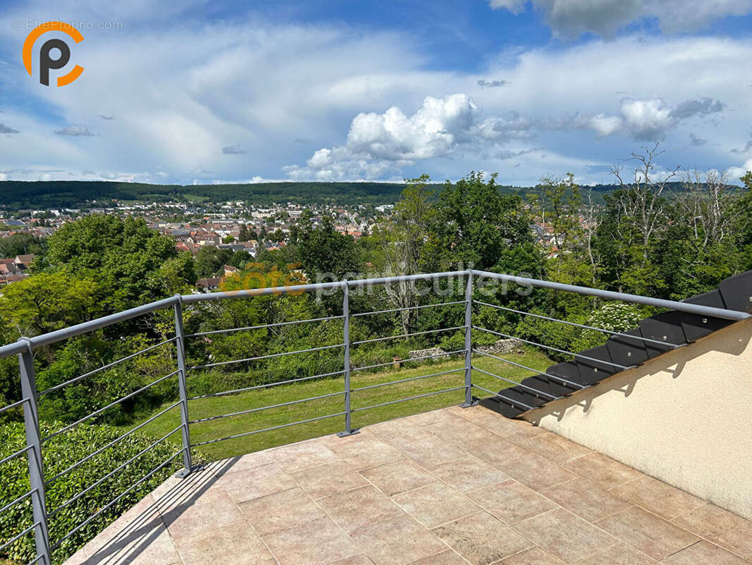 Maison à SAINT-AMAND-MONTROND