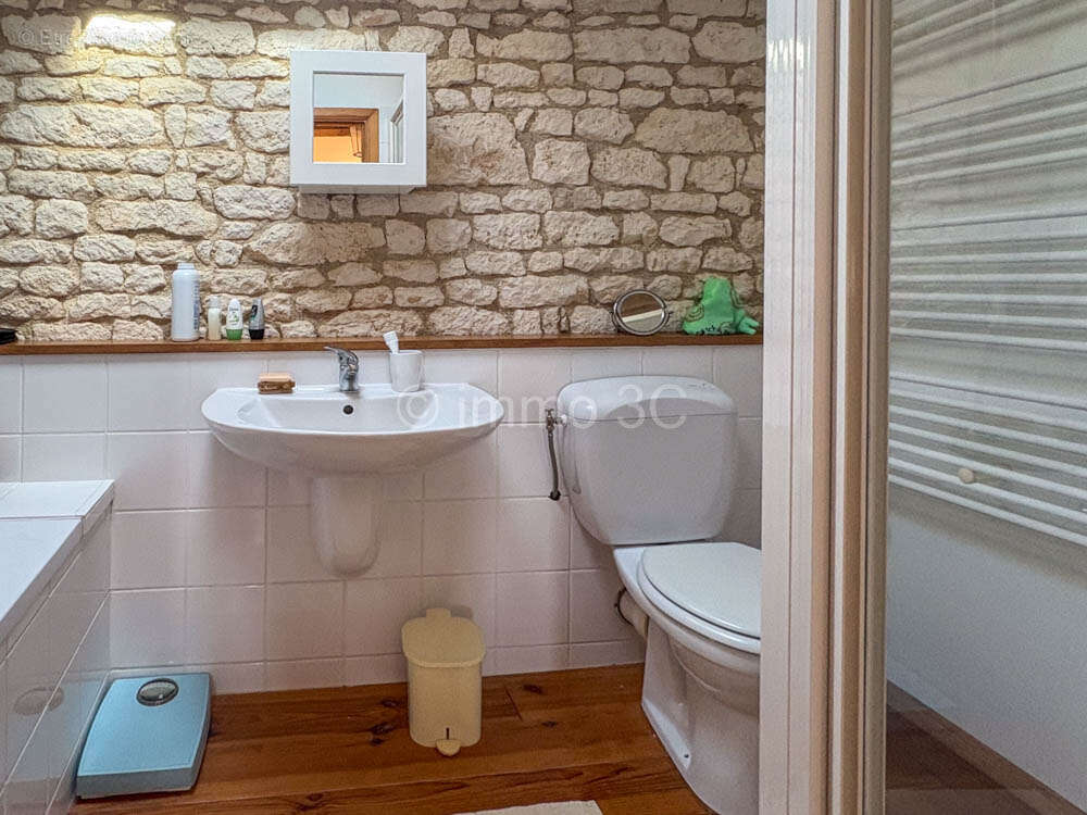 Maison à RUFFEC