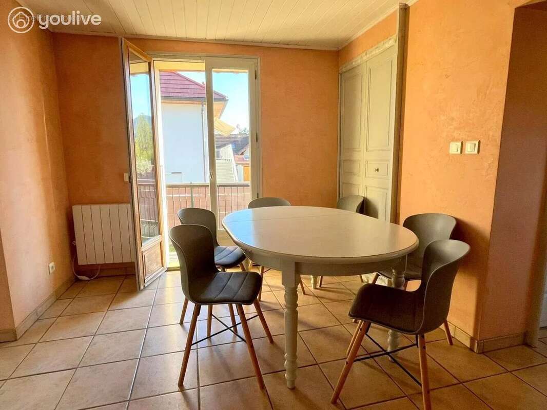 Maison à VETRAZ-MONTHOUX