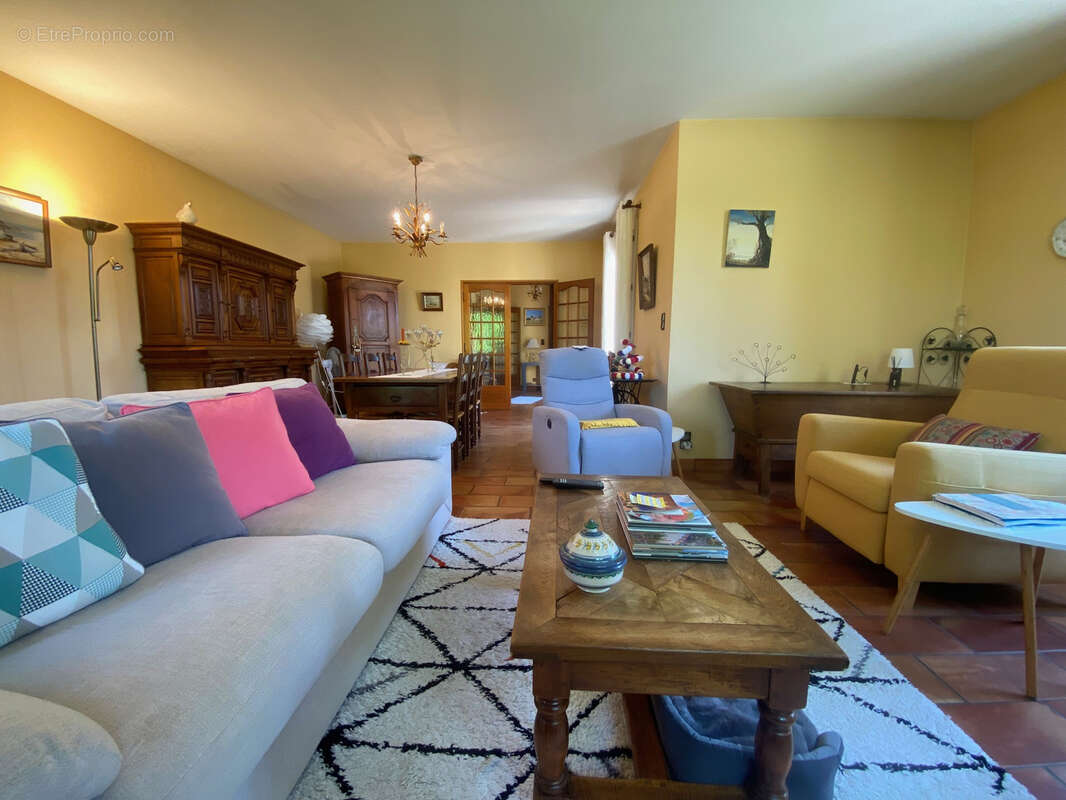 Maison à CADEROUSSE