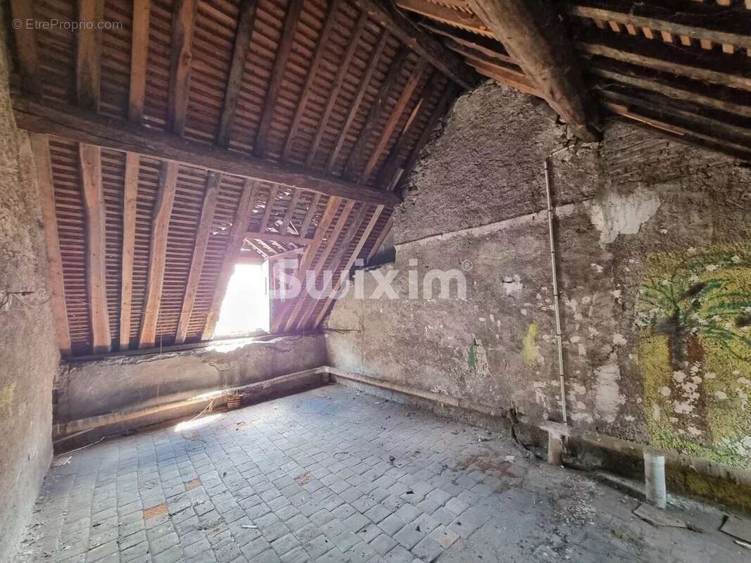 Immeuble de Rapport à Clamecy - Local commercial + 2 appartements - photo 18