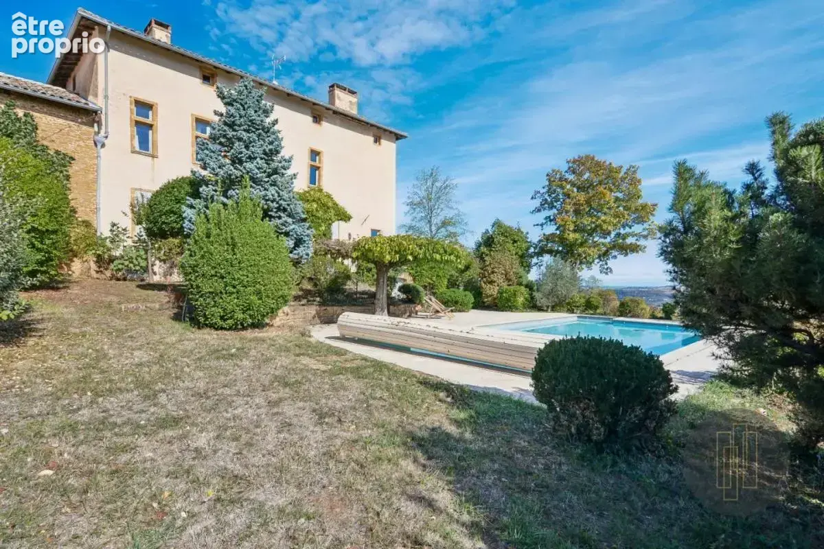 PIERRES DORÉES  Demeure de caractère du XVIIe siècle – 362 m² habitables, piscine et vue sur les vignes du Beaujolais - photo 17