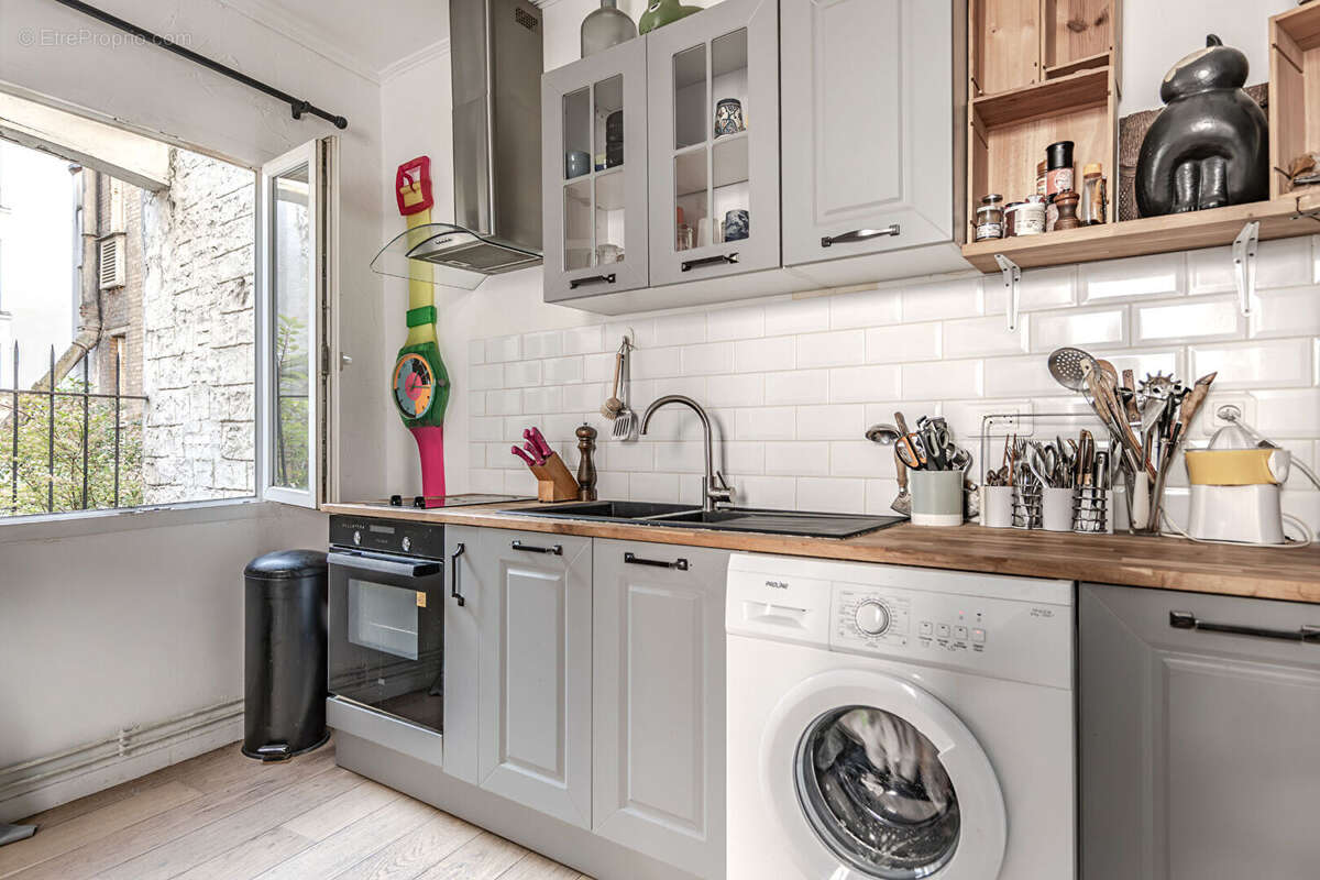 Appartement à PARIS-17E