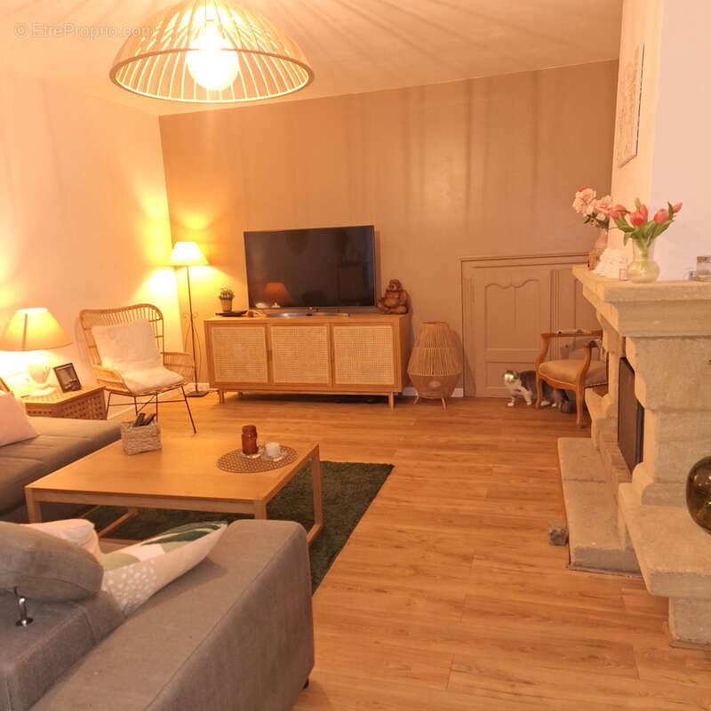 Maison à CRECY-LA-CHAPELLE