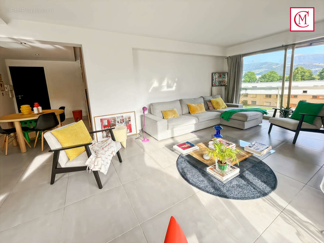 Appartement à MEYLAN