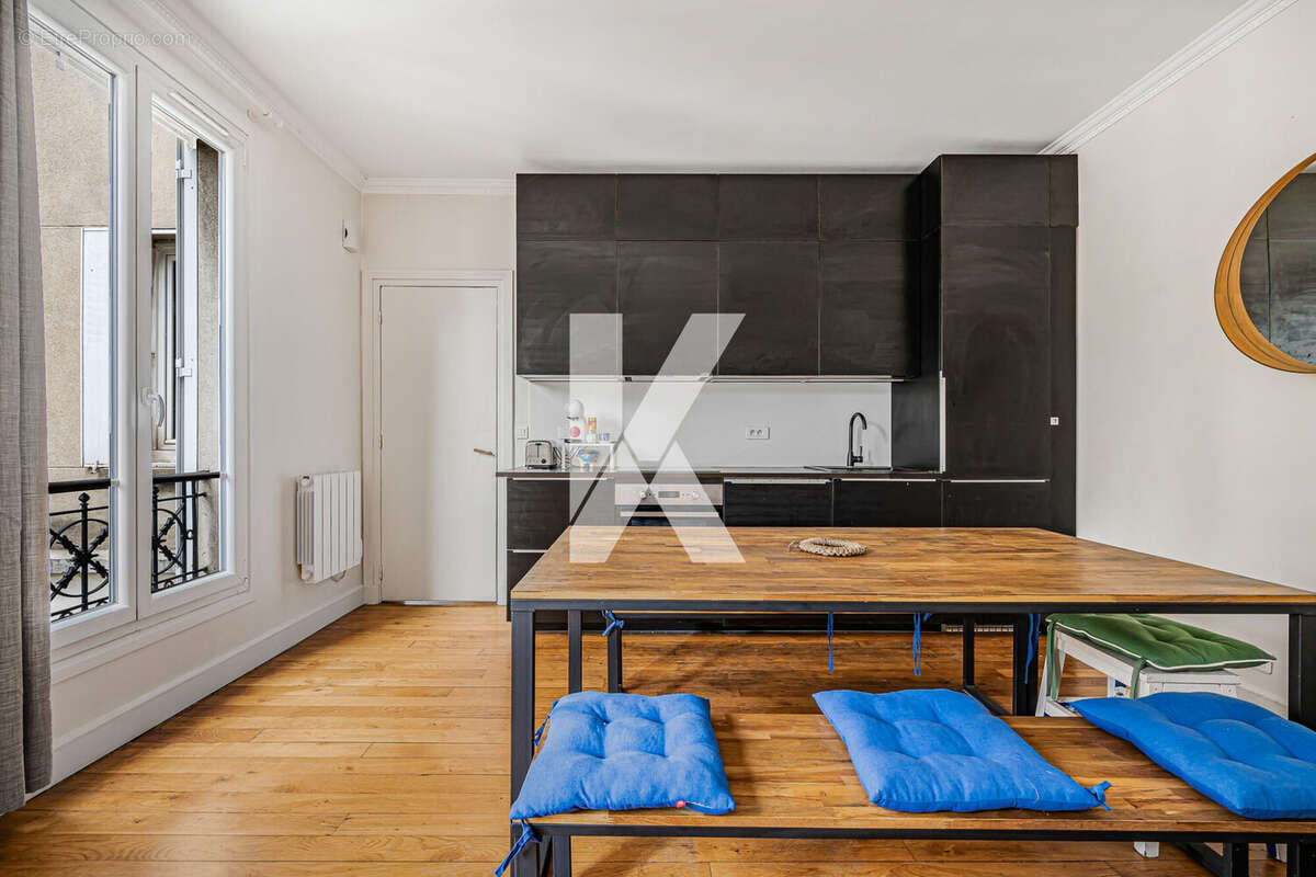 Séjour - Appartement à PARIS-18E