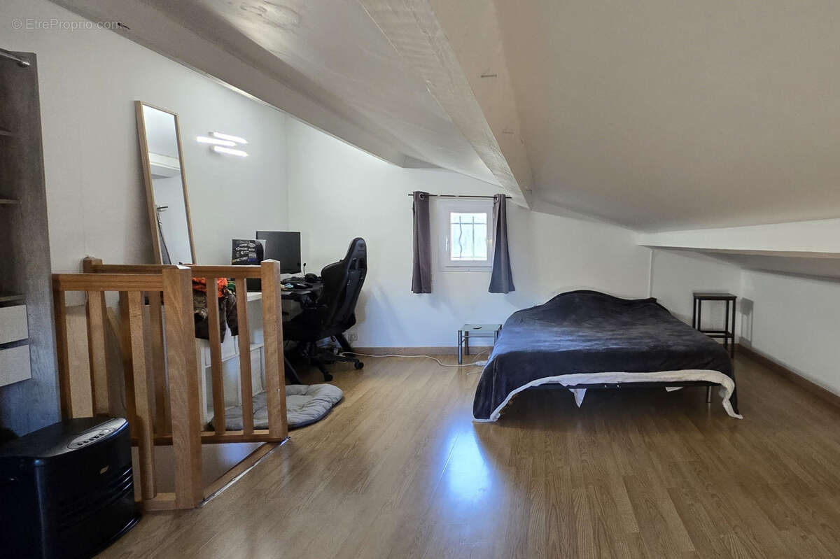 Maison à L'ISLE-SUR-LA-SORGUE