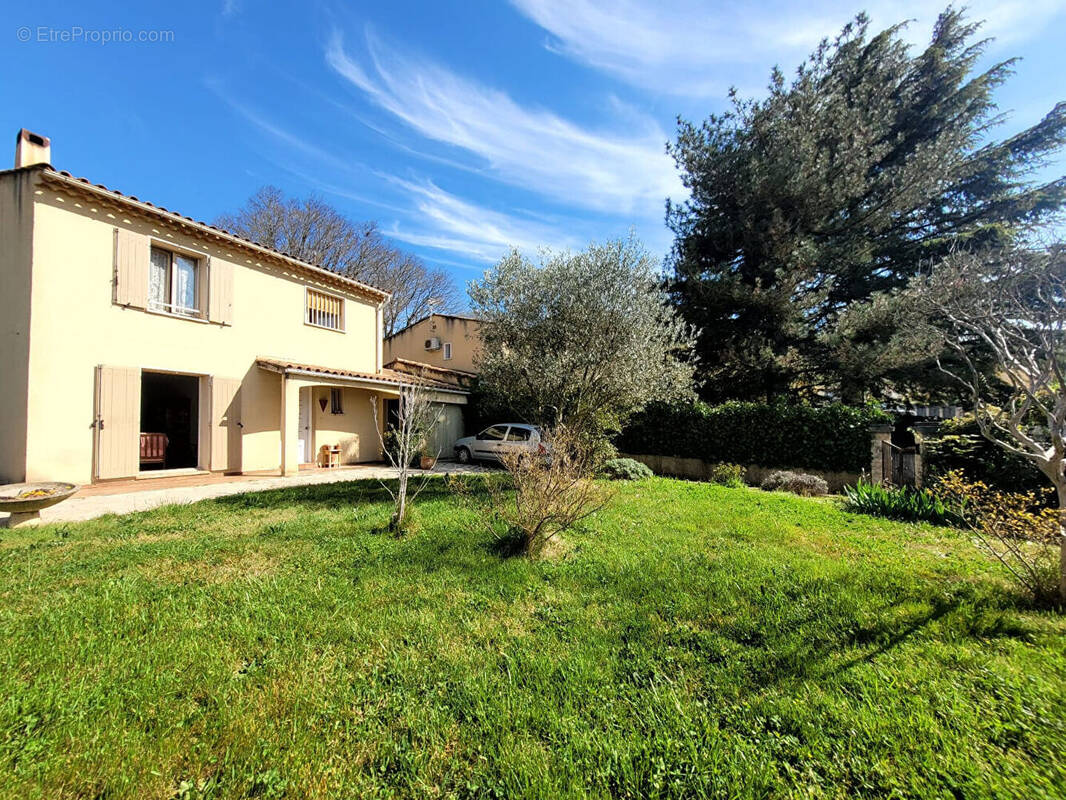 Maison à SAINT-PAUL-TROIS-CHATEAUX