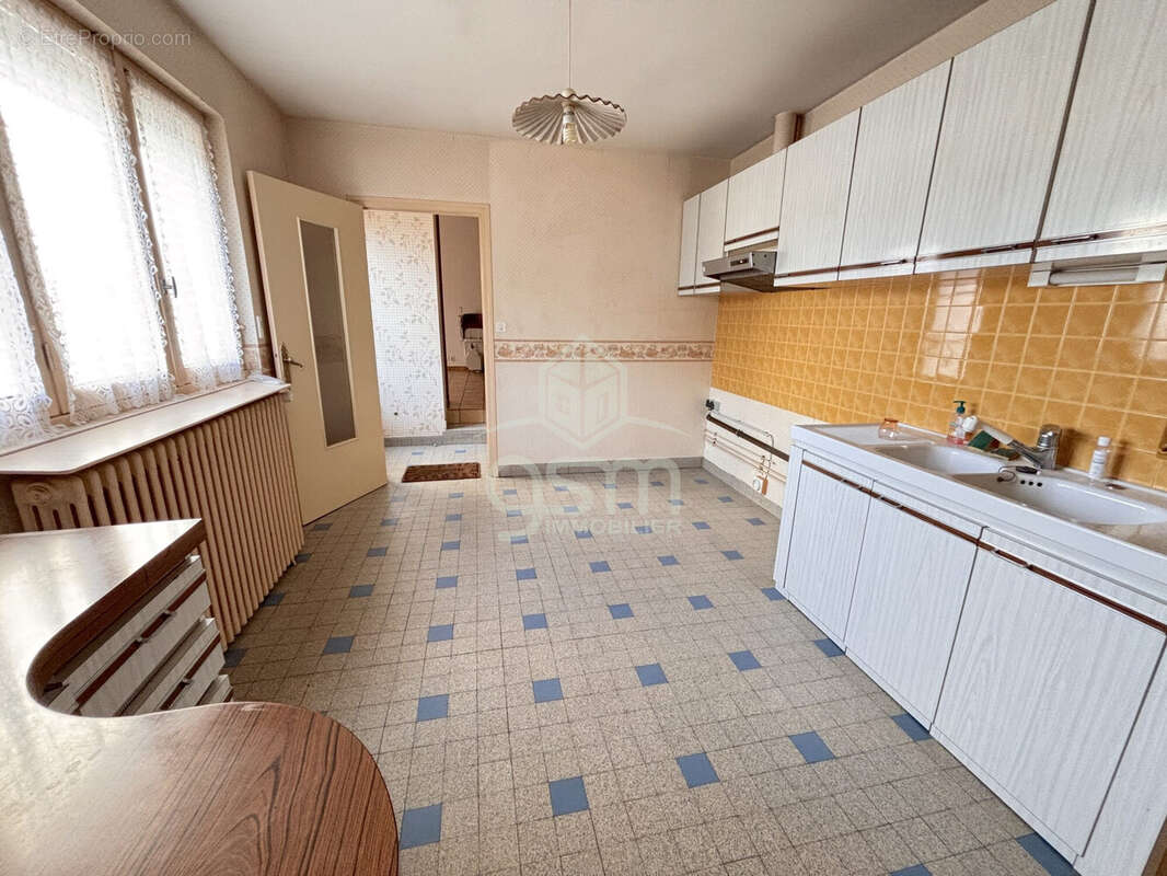 Maison à SAINTE-MAURE-DE-TOURAINE