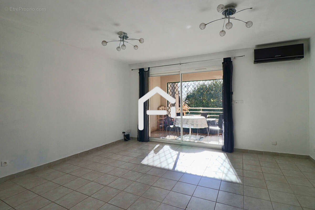 Appartement à SAINT-CHAMAS