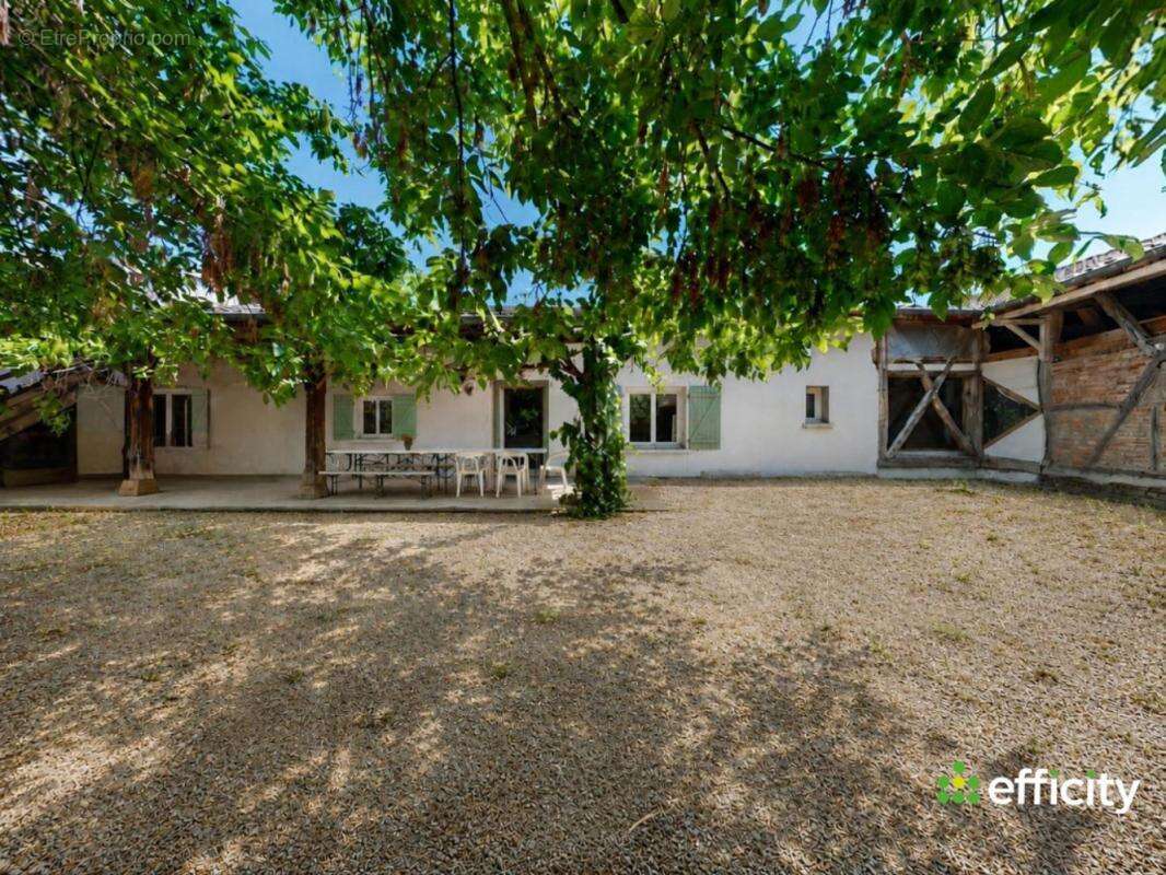 Maison 131 m² à Perrex  - photo 2