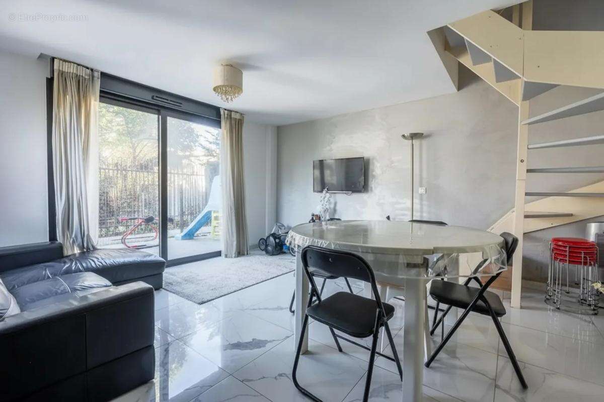 Appartement à ROMAINVILLE