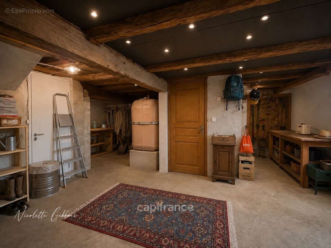 Jolie maison en pierres avec petites dépendances - photo 22