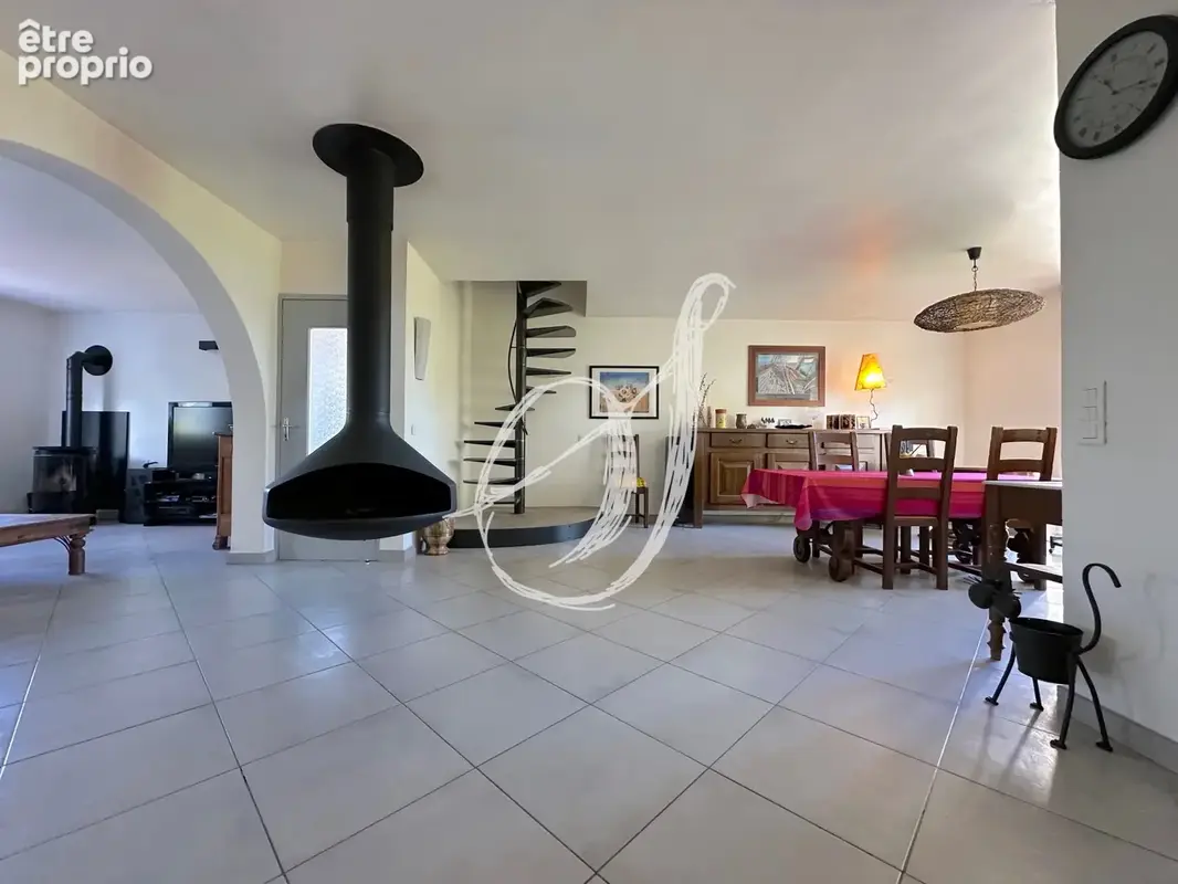 Villa de type 6, 5 chambres avec sous-sol, jardin & piscine - photo 15