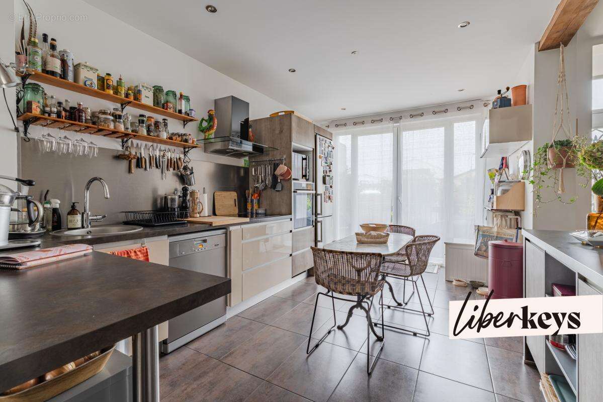 Maison à SAINT-MAUR-DES-FOSSES