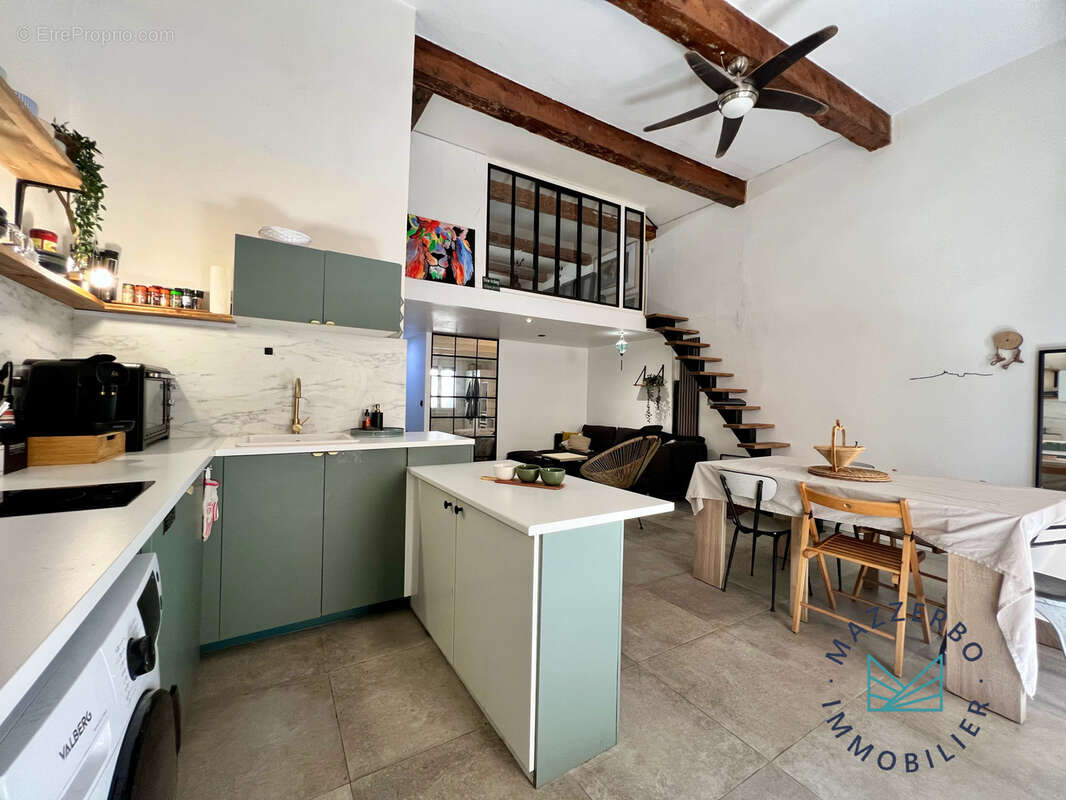 Appartement à MARSEILLE-6E