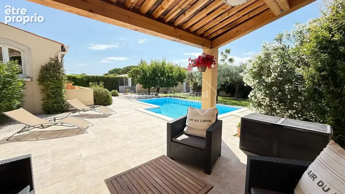 Maison plain pied - Belles prestations, piscine et terrain clos arboré - photo 3
